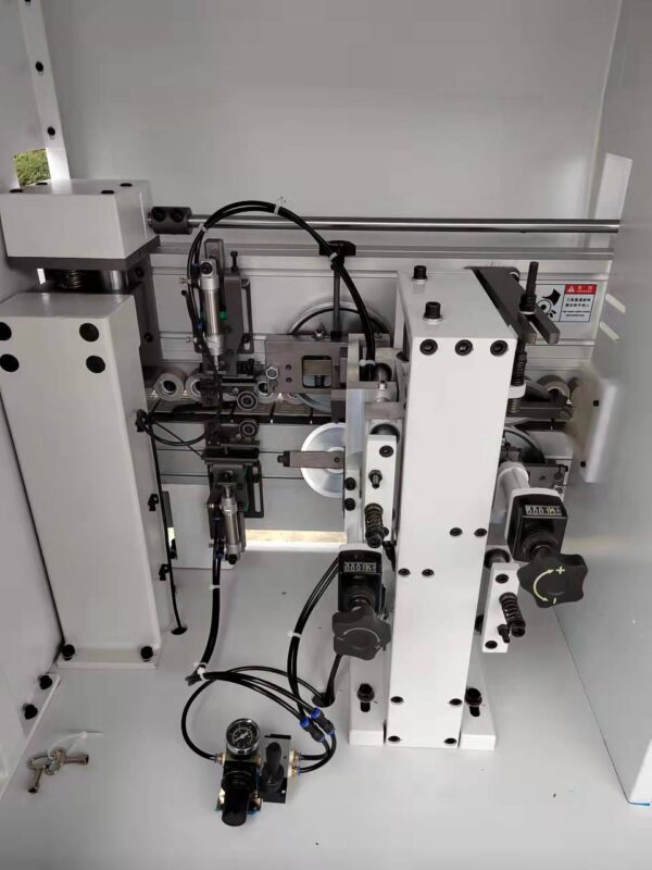 Кромкооблицовочный станок SV-468J с предварительным фрезерованием — изображение 9